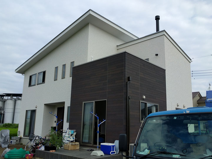 吹抜けシングル煙突のおかげで暖かです