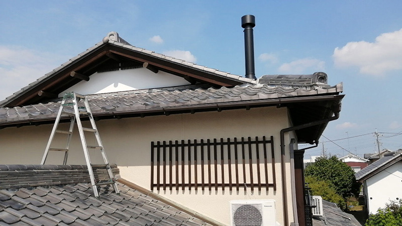 炉台にぴったりの薪ストーブを設置