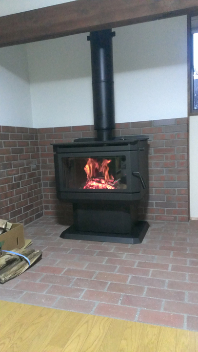 大空間を低費用で暖める、暖らんコニファー マークX300